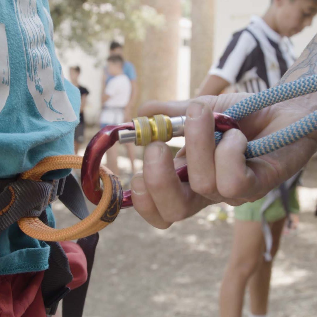 Monitor comprueba medidas de seguridad 02