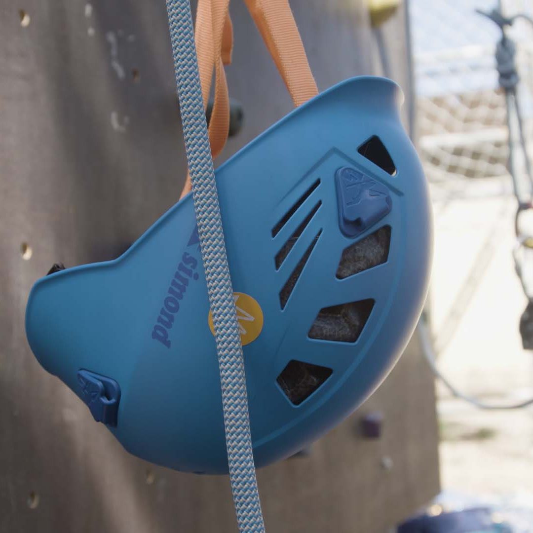 Casco seguridad escalada 02