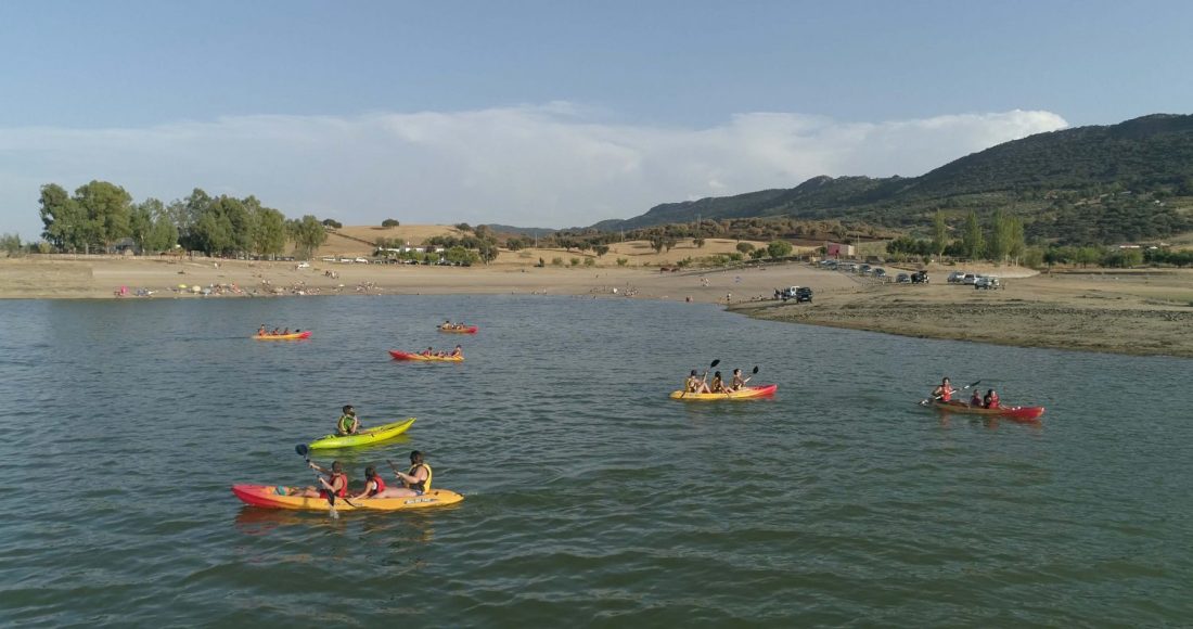 Actividad kayak guiada lago